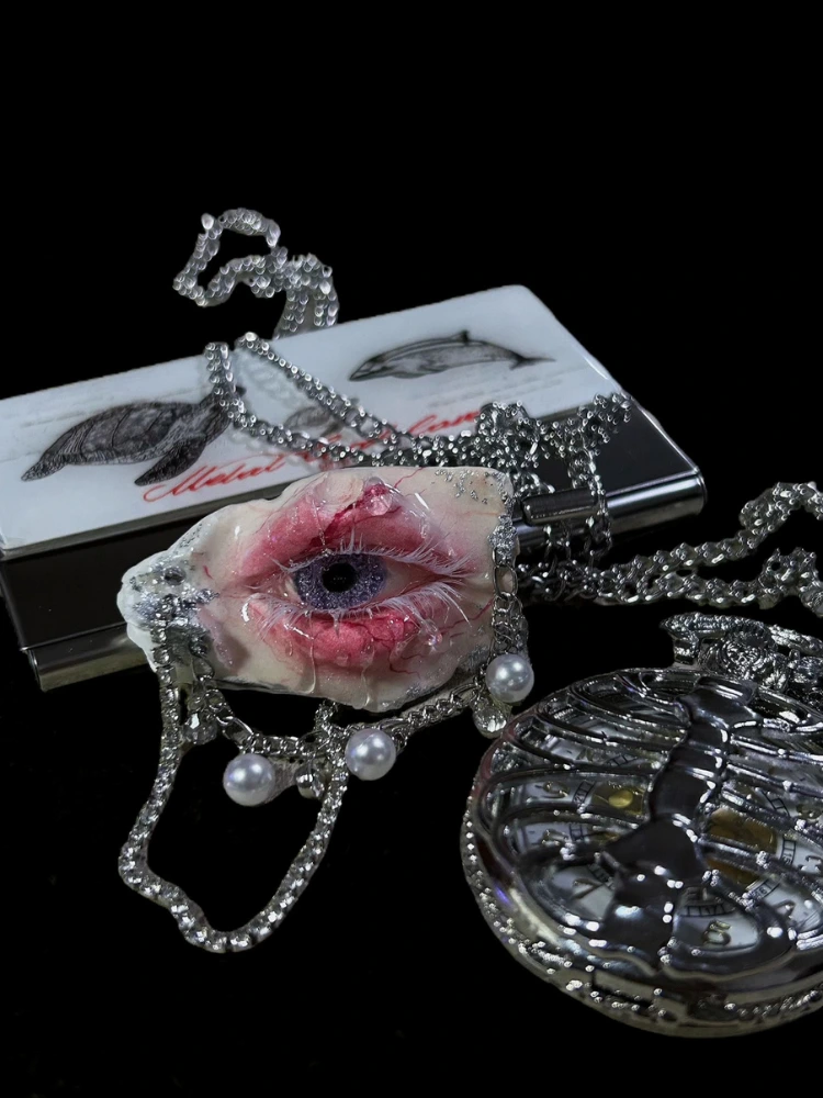 “Venus in Viscera” Handcrafted Realistic Eyeball Seashell Art Piece - Image 4